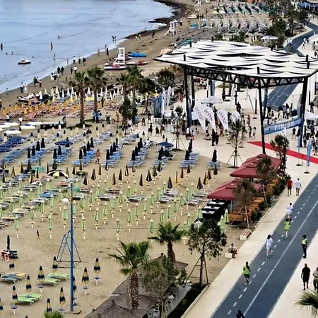 Renata Seaview 310
