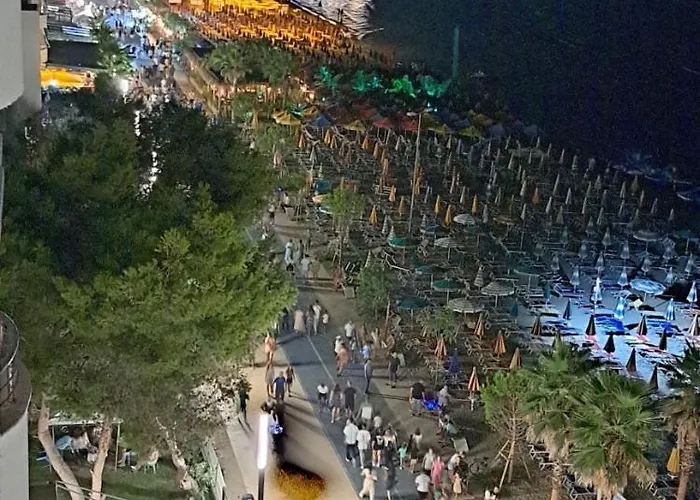 Renata Seaview 310 公寓 *